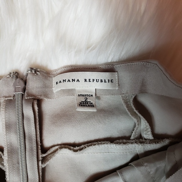 Banana Republic khaki skirt - Picture 3 of 6